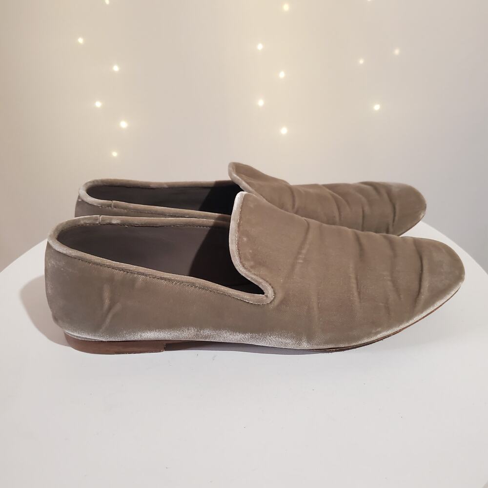 Vince Velvet Loafers Bray Venetian Italian Loafers Womens Size 8.5 Taupe Tan - Picture 3 of 9
